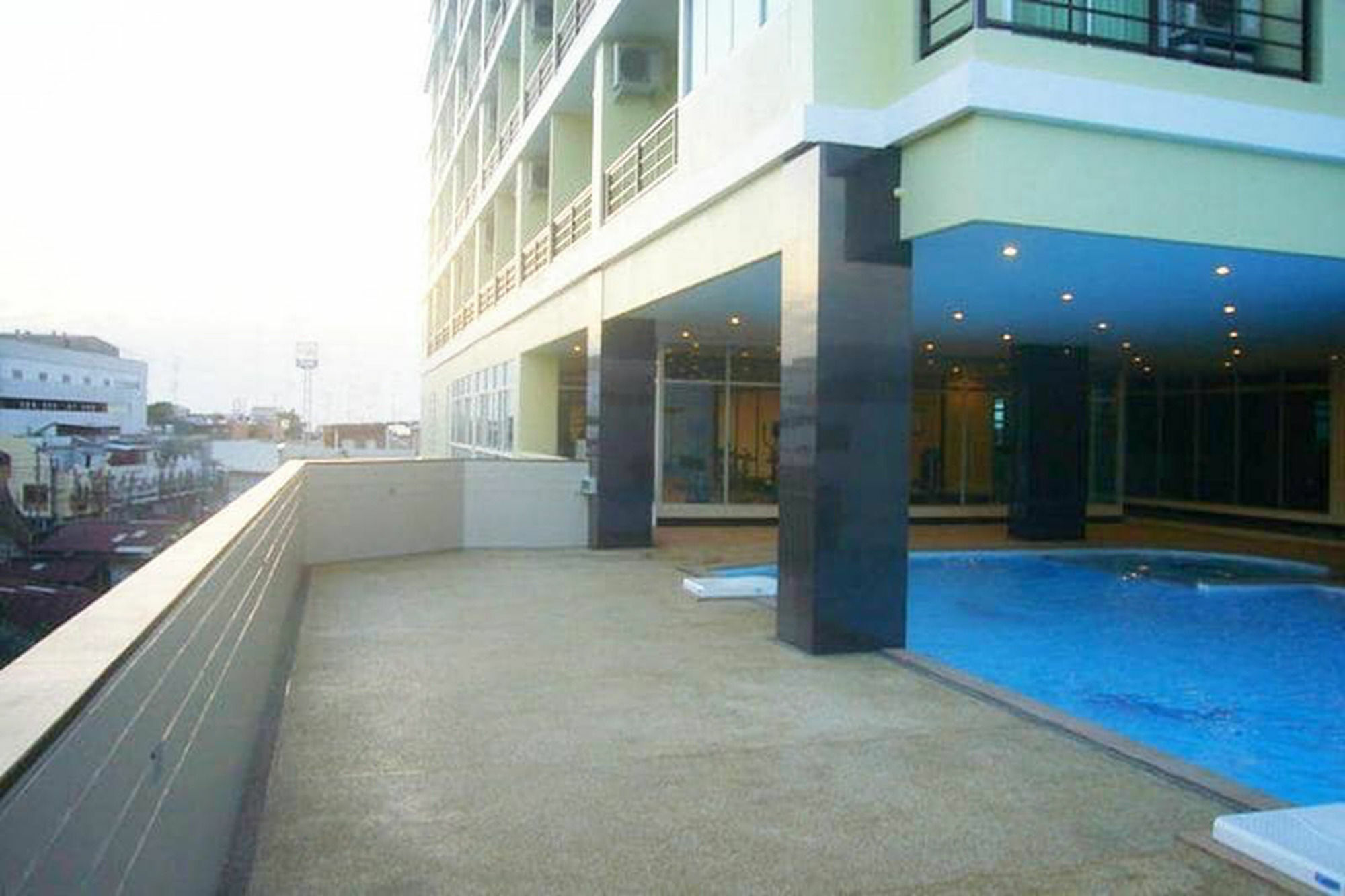 Eak Condoview Chonburi Exterior foto